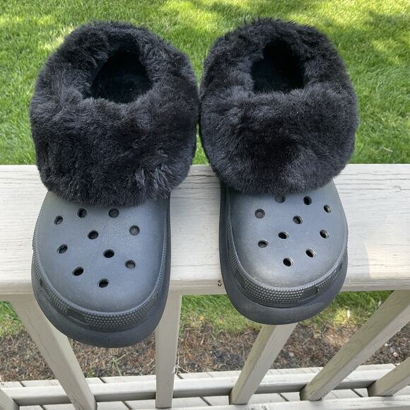 Crocs Furever Crush Black fur Lined chunky Clogs Mens size 8 womens size 10 fur - Picture 2 of 16